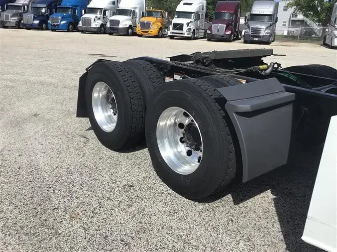 2021 FREIGHTLINER CA126