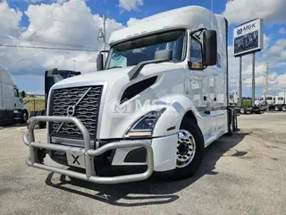 2022 VOLVO VNL64T740