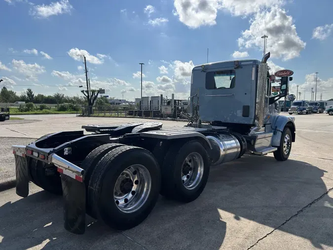 2021 Peterbilt 567