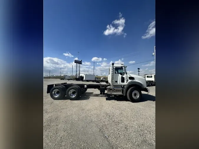 2026 MACK GR64B
