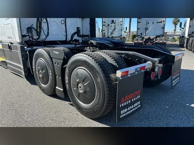 2022 FREIGHTLINER CA126