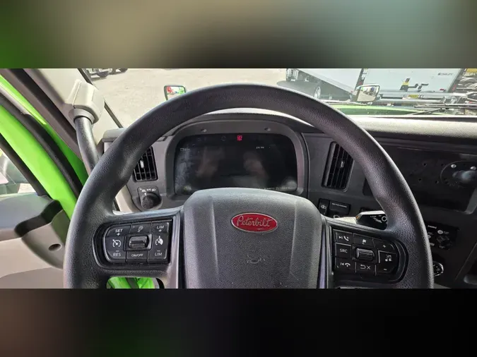 2023 Peterbilt 579