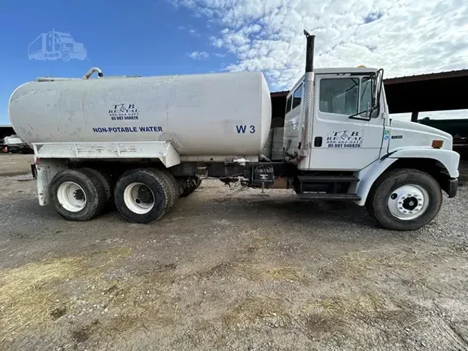 2003 FREIGHTLINER FL80