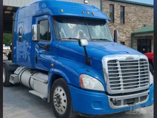 2015 Freightliner CASCADIA 125