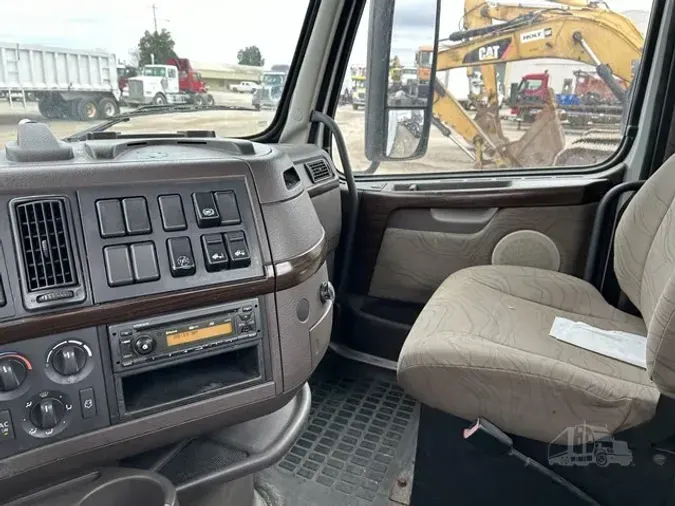 2013 VOLVO VNL64T300