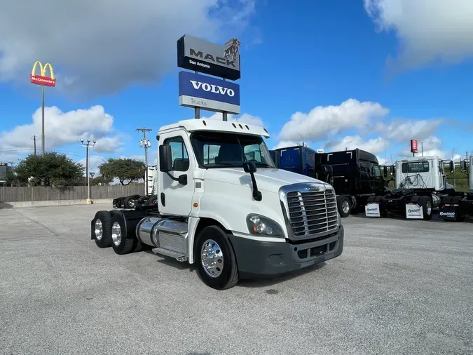 2017 FREIGHTLINER CASCADIA 125