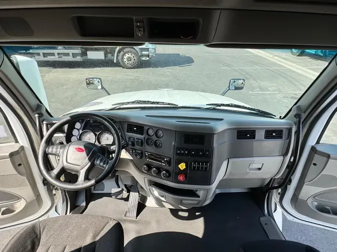2022 Peterbilt 579