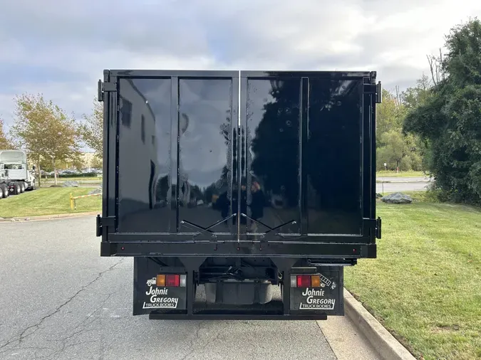 2022 Isuzu NPR-HD