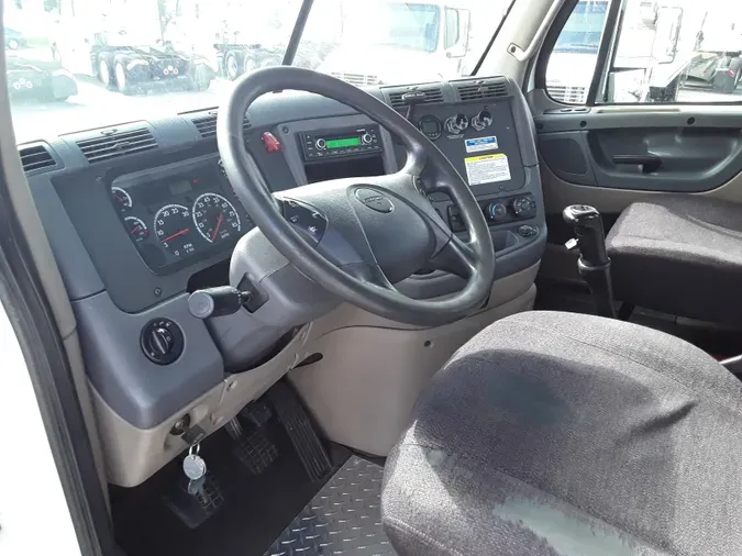 2016 FREIGHTLINER/MERCEDES CASCADIA 113