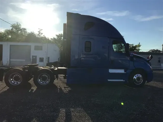 2020 FREIGHTLINER CA126