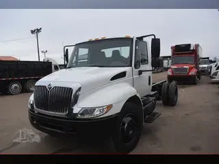 2003 INTERNATIONAL DURASTAR 4200