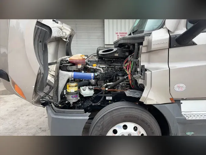 2022 Freightliner Cascadia 126