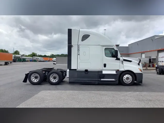 2021 Freightliner Cascadia