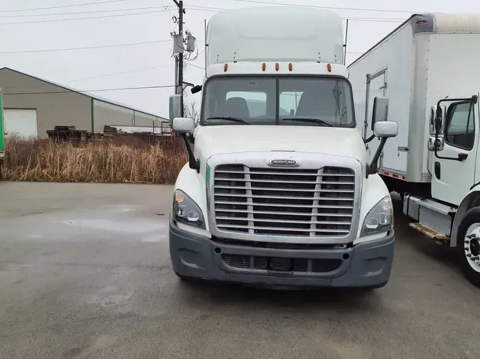 2018 FREIGHTLINER/MERCEDES CASCADIA 125