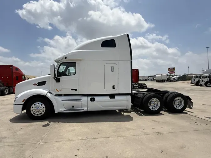 2022 Peterbilt 579