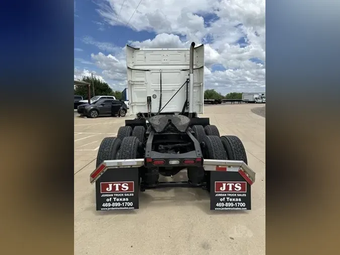 2021 VOLVO VNL64T740
