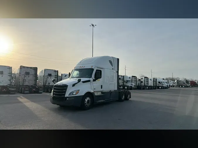 2022 Freightliner Cascadia 126add884452d615afa3214b8dad62392a2