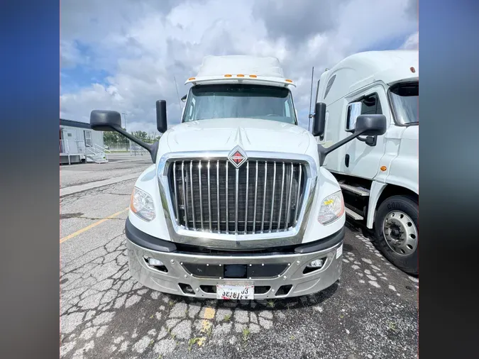 2019 NAVISTAR INTERNATIONAL LT625 SLPR CAB