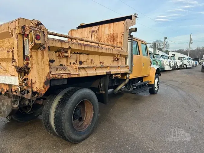 2002 INTERNATIONAL 4900