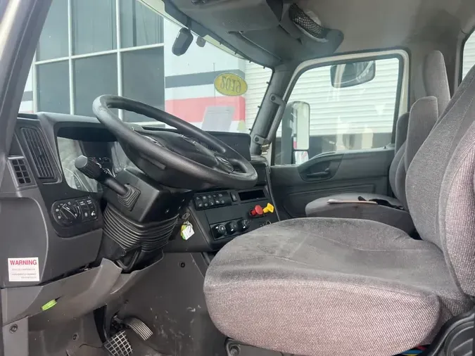 2019 NAVISTAR INTERNATIONAL RH613 DAYCAB S/A
