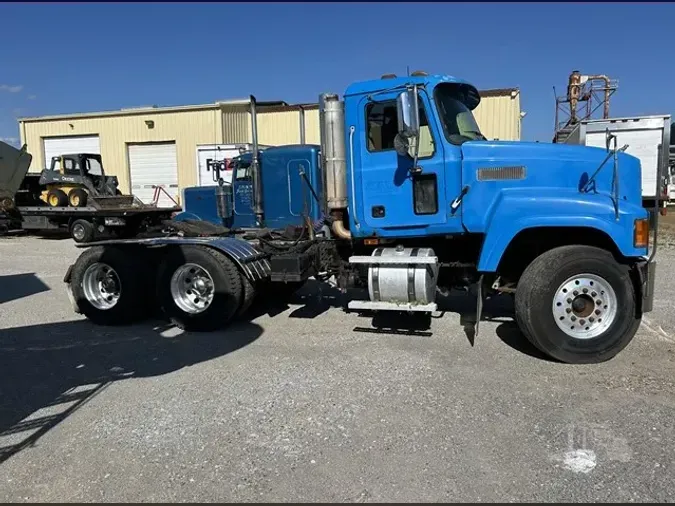 2005 MACK CHN613