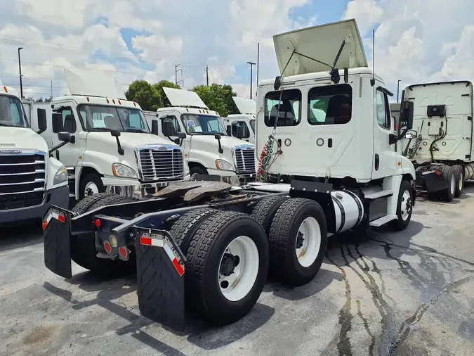 2018 FREIGHTLINER CASCADIA 125