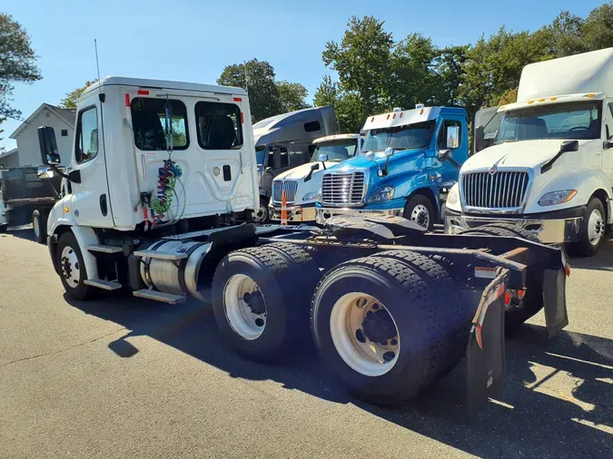 2017 FREIGHTLINER/MERCEDES CASCADIA 113