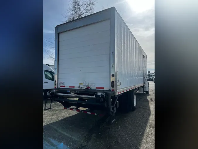 2018 FREIGHTLINER/MERCEDES M2 106