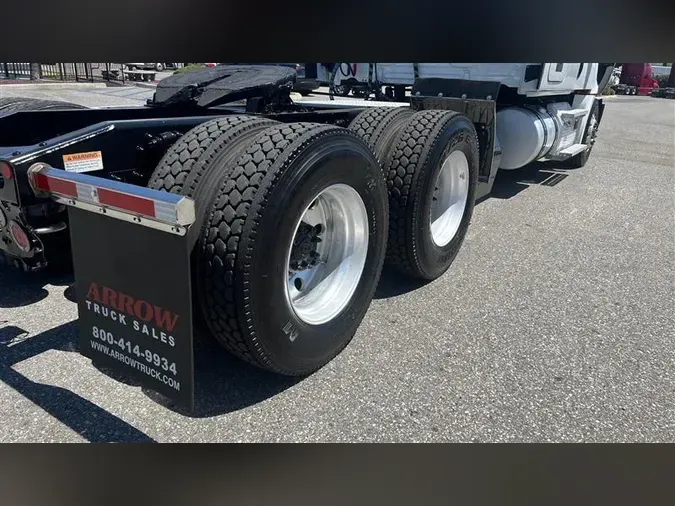 2019 FREIGHTLINER CA126