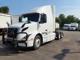 2020 VOLVO VNR64T-640