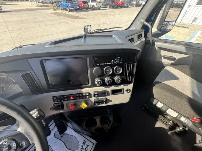 2020 Freightliner Cascadia 126