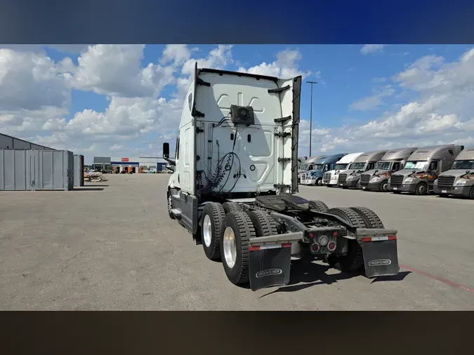 2022 Freightliner Cascadia 126adeb6166d61866ebdf62d55570cf3c2b