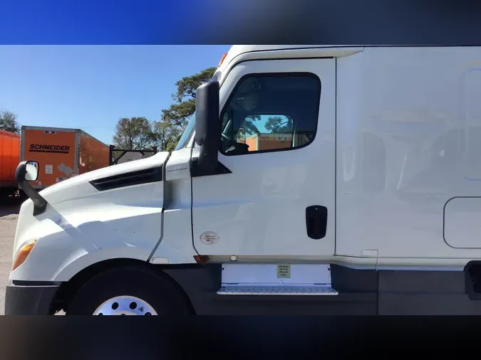 2020 Freightliner Cascadia