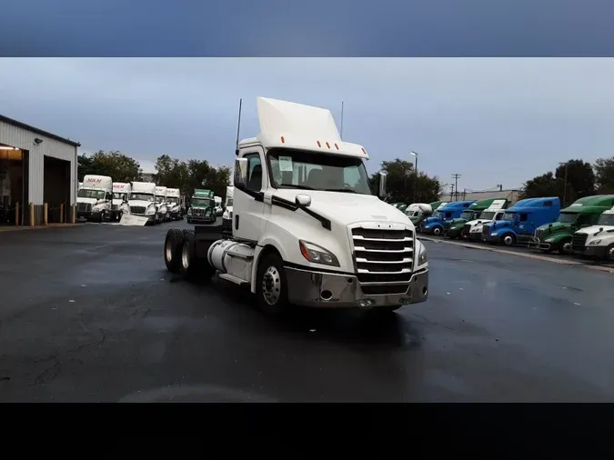 2019 Freightliner Cascadia 126adec86e4daa8b294a4716323371112db