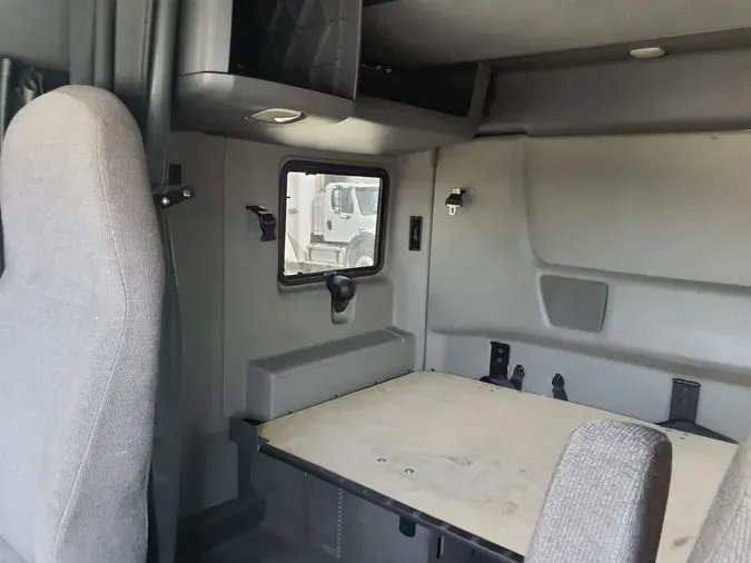 2019 NAVISTAR INTERNATIONAL LT625 SLPR CAB