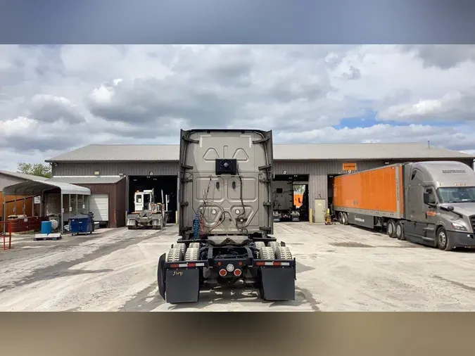 2020 Freightliner Cascadia