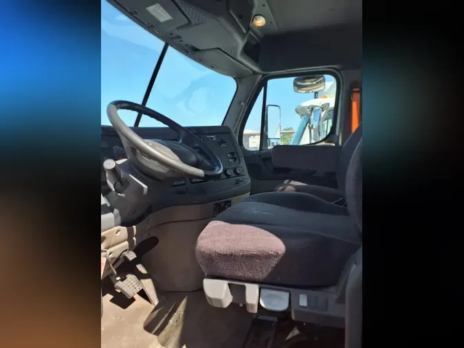 2019 FREIGHTLINER CASCADIA 125
