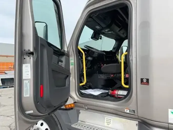 2023 Freightliner Cascadia