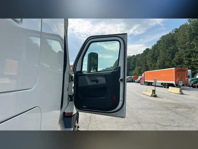2022 Freightliner Cascadia 126