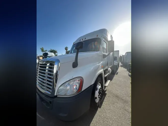 2018 FREIGHTLINER/MERCEDES CASCADIA 125