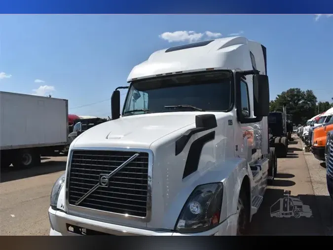 2013 VOLVO VNL64T670