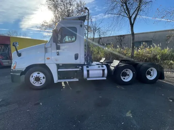2019 FREIGHTLINER/MERCEDES CASCADIA 125adf908c0b83c036b56cc21f5fd6f55ae