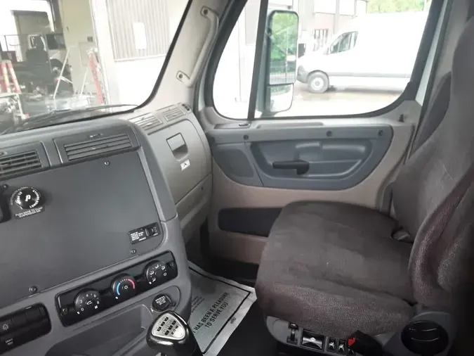 2018 FREIGHTLINER CASCADIA 113