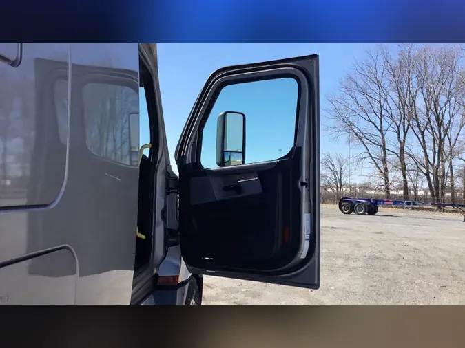 2022 Freightliner Cascadia 126