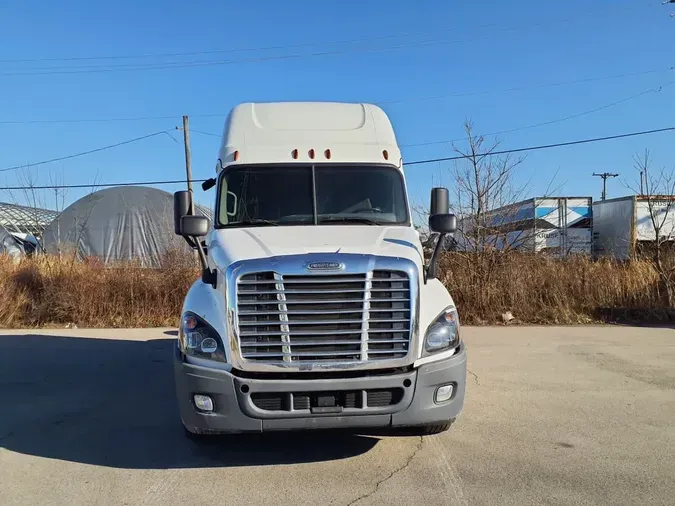 2019 FREIGHTLINER/MERCEDES CASCADIA 125ae047bb88dc6f182bff8693cfe4a085a