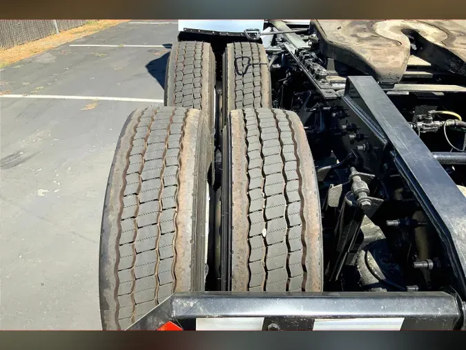 2022 INT LT625 6x4