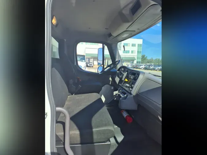 2020 FREIGHTLINER/MERCEDES M2 106