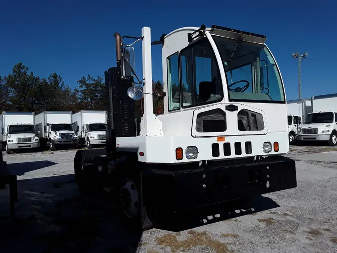 2020 AUTOCAR YARD TRACTOR