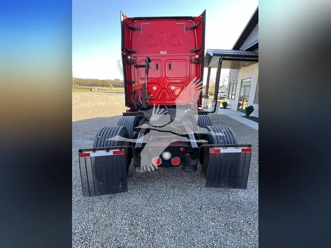 2020 FREIGHTLINER CASCADIA 126