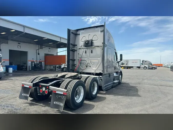 2023 Freightliner Cascadia 126
